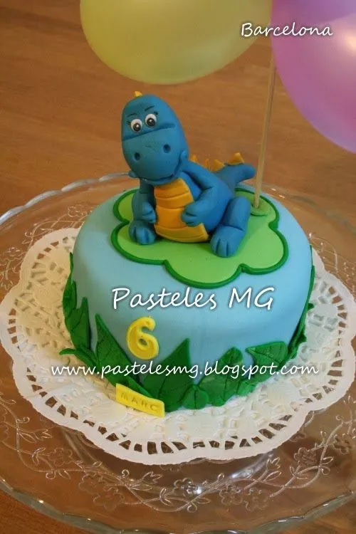 Pasteles MG: Dino Cake: Tarta Infantil Personalizada con figura ...