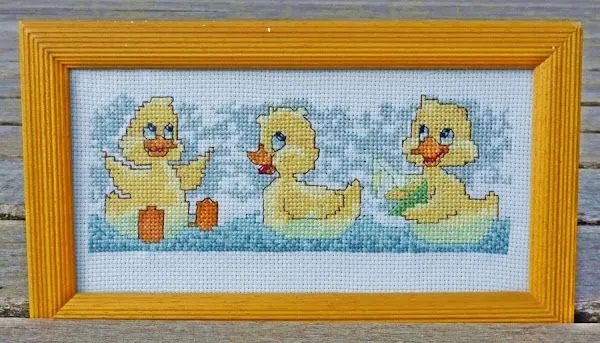 patitos punto de cruz | Aprender manualidades es facilisimo.