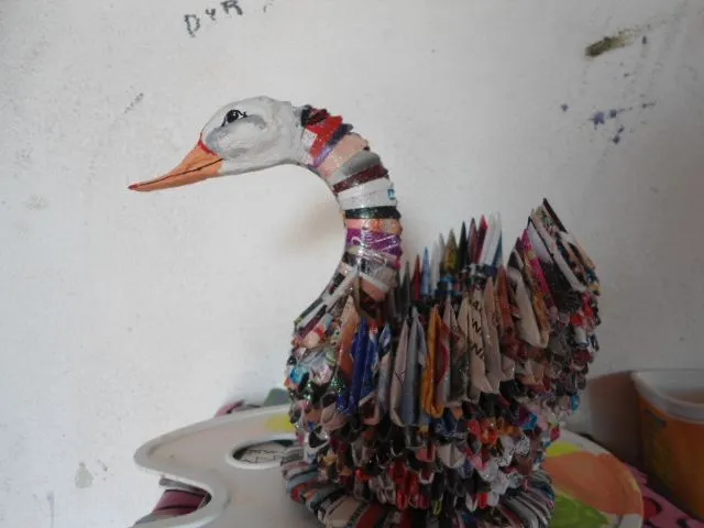 pato diseñado en material reciclable | artesaniasycultura