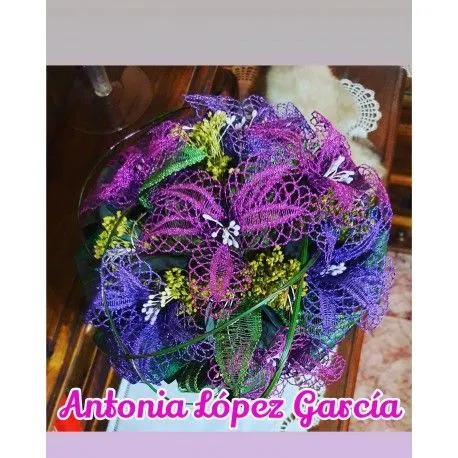 PATRÓN ENCAJE DE BOLILLOS GRATIS RAMO FLORES Flor y hoja tejidos en encaje de bolillos con hilo LACE 3 cabos PATRÓN ENCAJE DE BOLILLOS GRATIS RAMO FLORES Flor y hoja tejidos en encaje de bolillos con hilo LACE 3 cabos