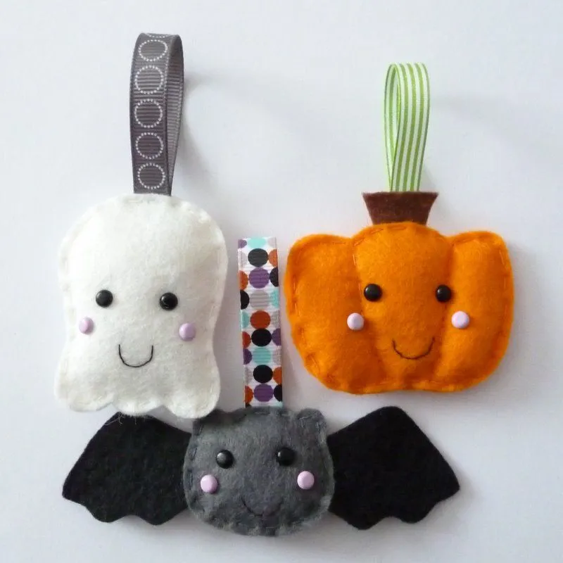 Patrones de Halloween colgantes de peluche » Manualidades