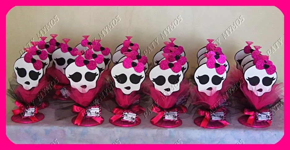 Paty Mymos Lembrancinhas: Centro de Mesa Monster Hogh