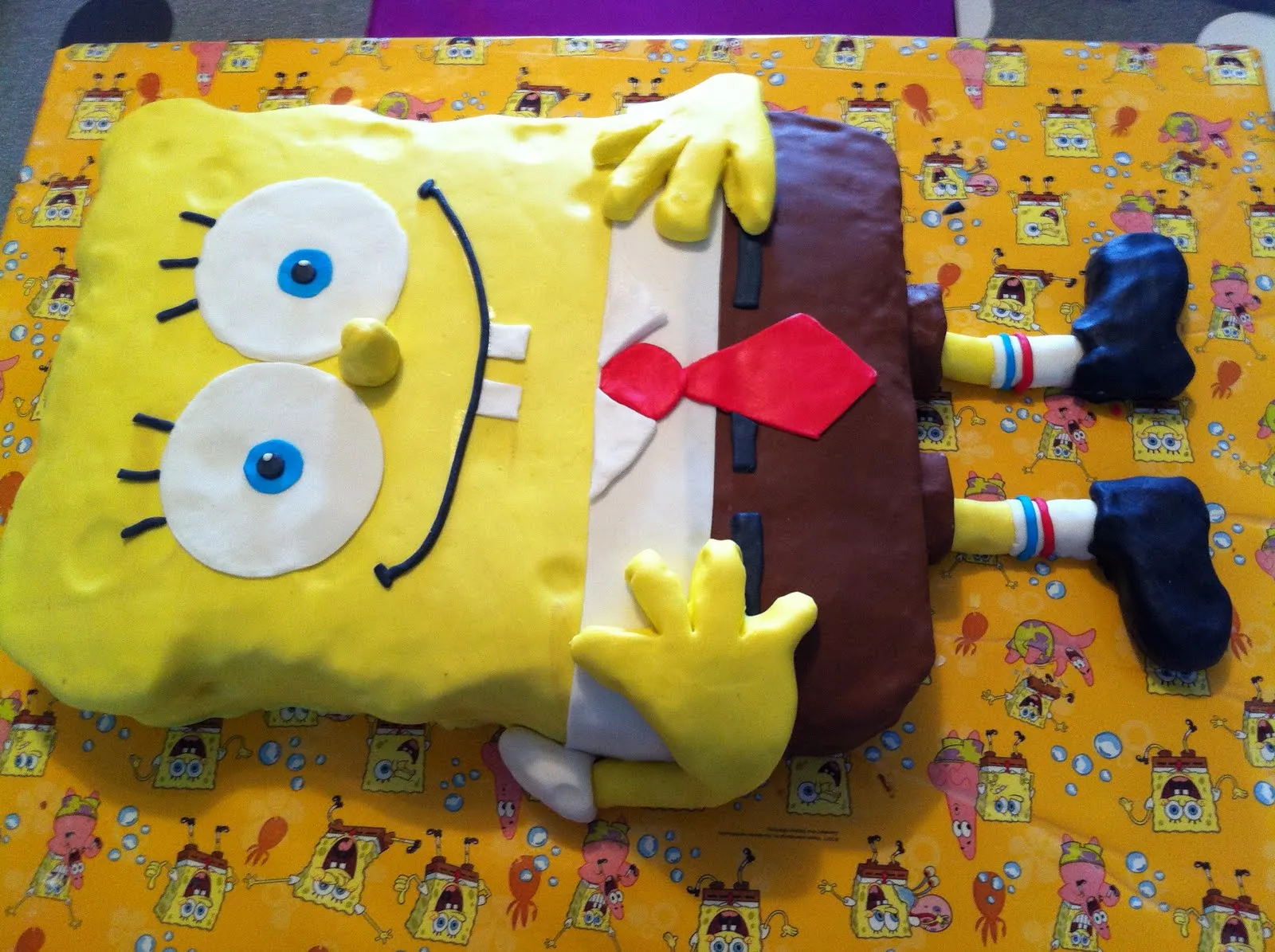 Un pedacito de nube: TARTA BOB ESPONJA