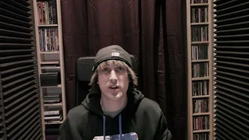 Hay que pedo osea porta toda vía no tengo faseboc 