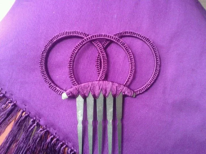 Peineta flamenca a ganchillo. Hilo de seda | Disfraces y Trajes ...