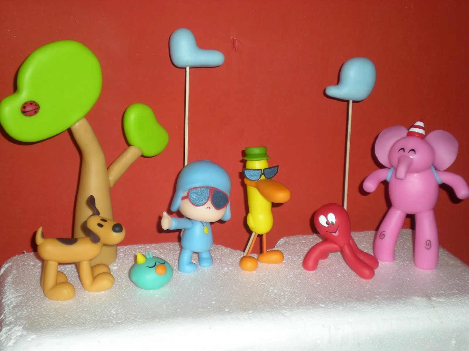 pekesfantasias: Pocoyo -con lentes