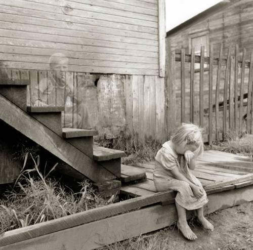 pena sentimiento de dolor sufrimiento o tristeza que provoca en