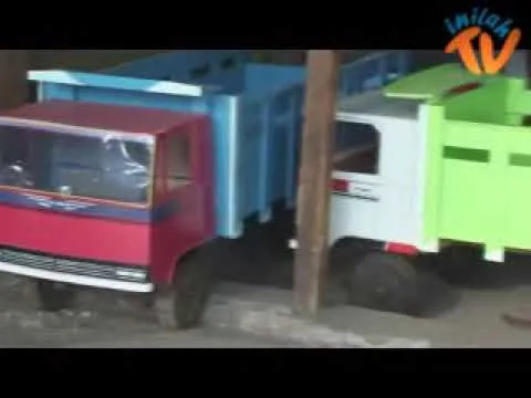 Pengrajin Mobil-mobilan Kayu - YouTube