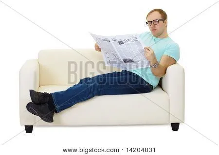 Persona leyendo un periódico Fotos stock e Imágenes stock | Bigstock