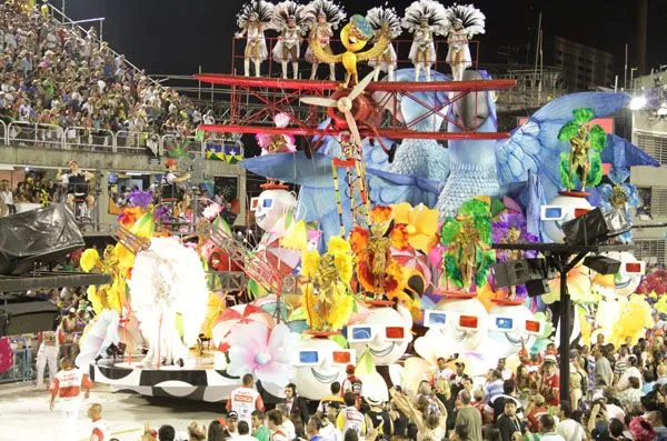 Personagens de “Rio” brilham no Carnaval da Salgueiro | Planeta ...