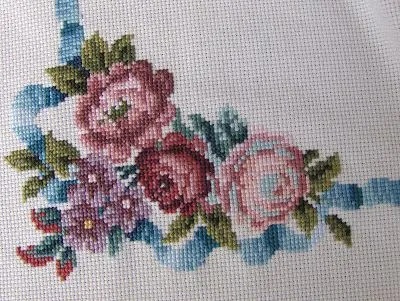 Petite Broderie: Guirnaldas con flores antiguas