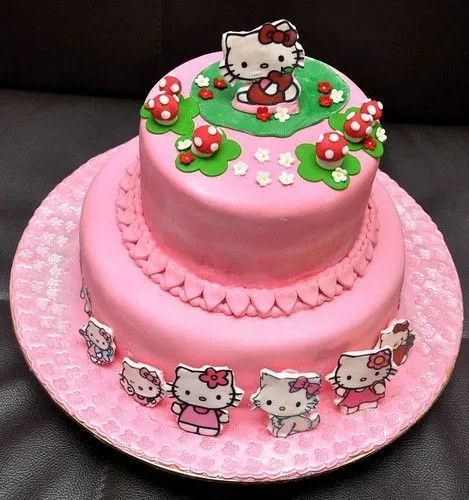 Photos of > Hello Kitty fondant cake