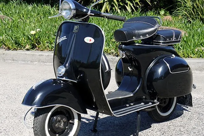 Piaggio Vespa 125cc Scooter Auctions - Lot 72 - Shannons