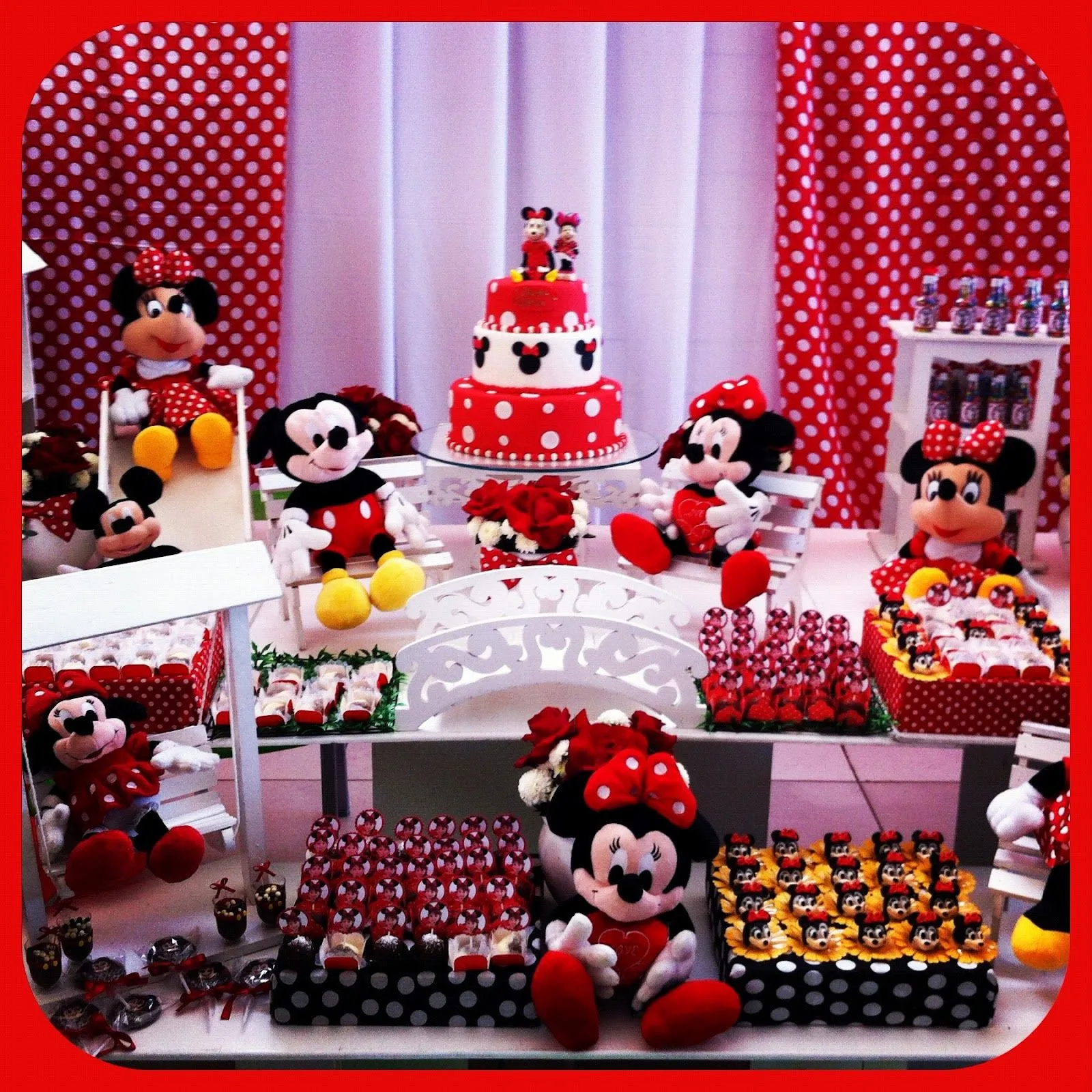 Piccota: Aniversário da Minnie Vermelha