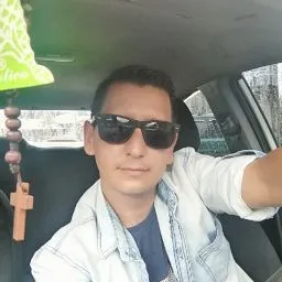 les pido una oracion , para mi sr padre , ya que sufrio un ...