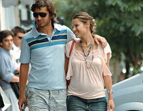 Piedra del Aguila.-: Pampita y Benjamín Vicuña esperan su tercer hijo