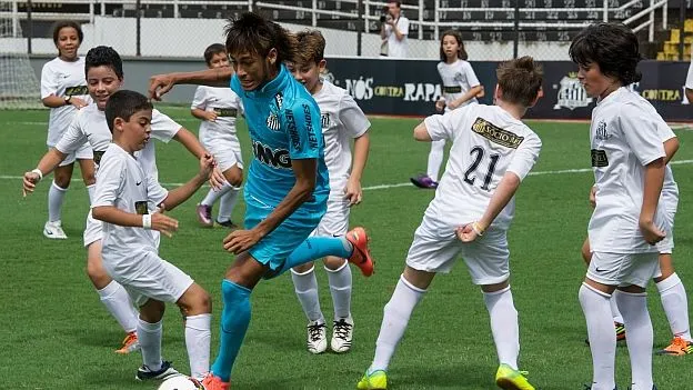 Nueva piel 'Peixe': Santos estrenó camiseta en sus 100 años de ...