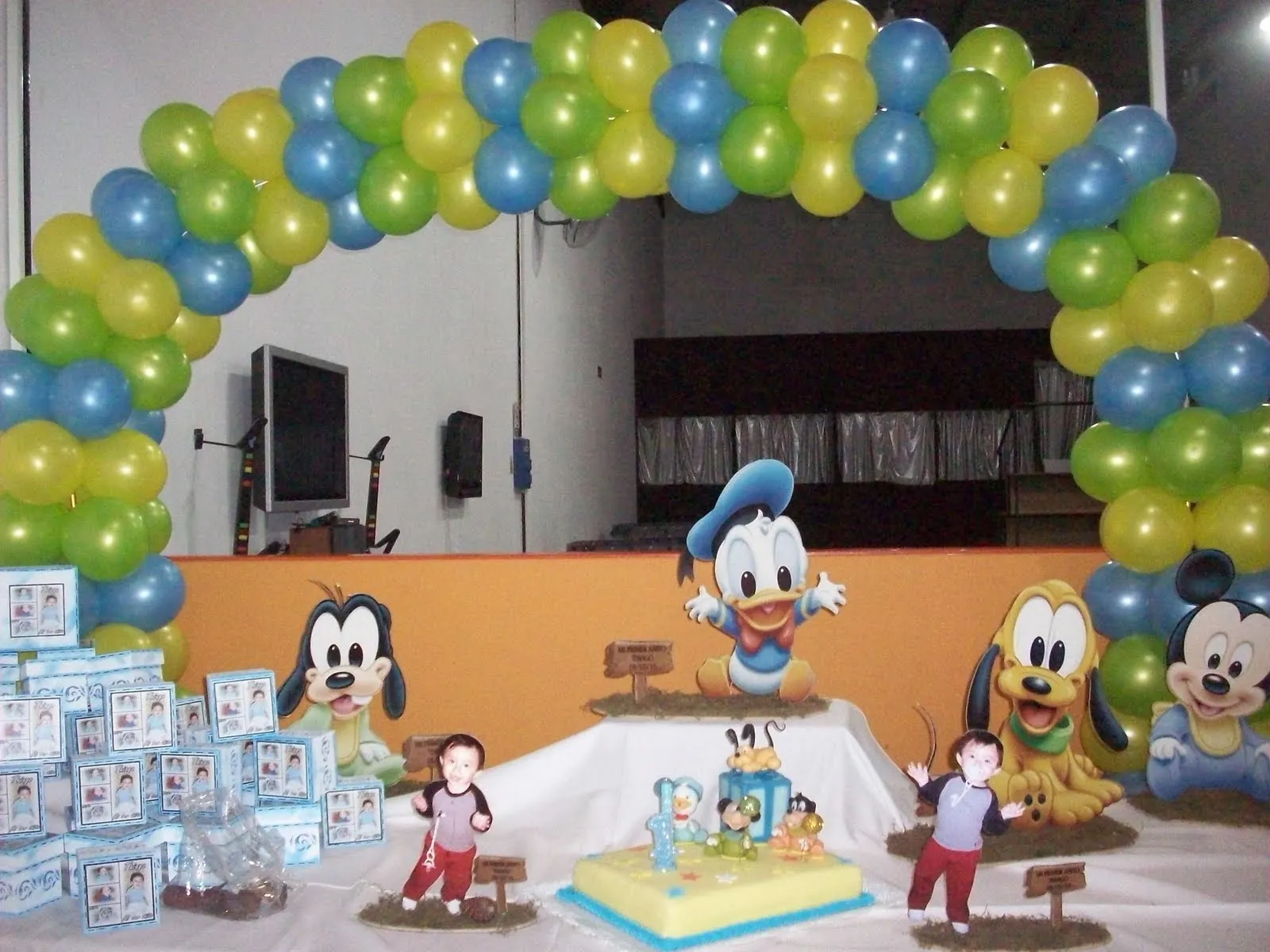 Pin Decoracion Mickey Fiestaideas Mouse Ajilbabcom Portal on Pinterest