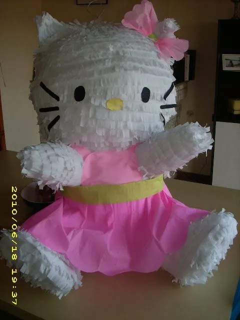 Como hacer una pinata de Hello Kitty - Imagui