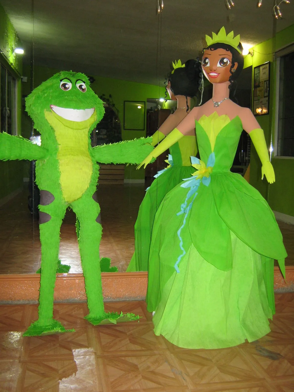 Piñata~Princess and the frog Piñata | pinatas | Pinterest