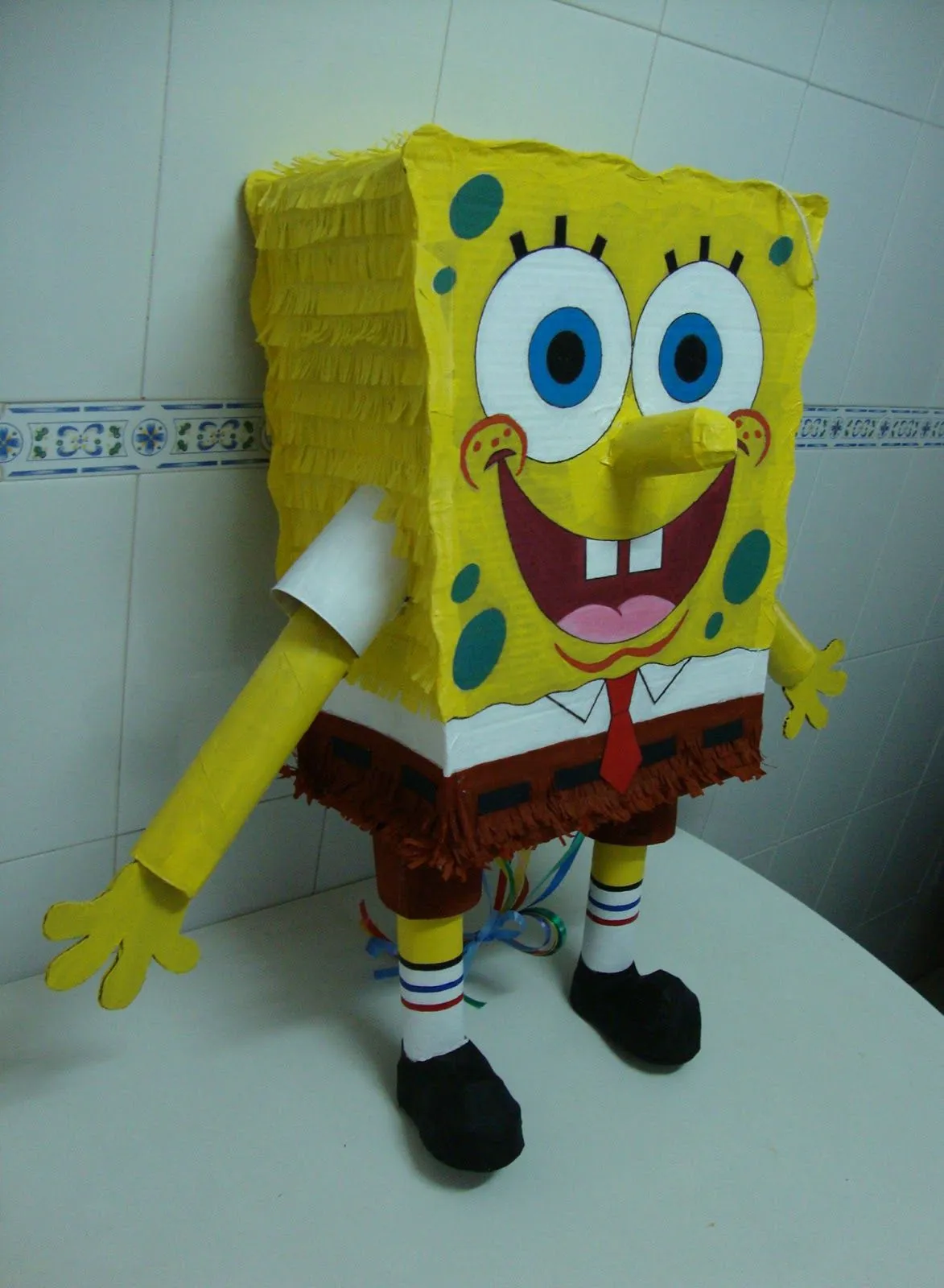 Cómo se hace una piñata de Bob Esponja - Imagui