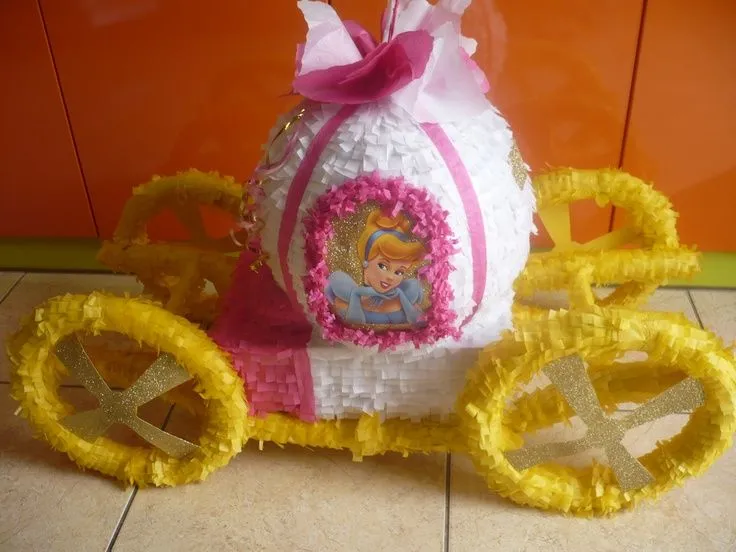 Piñata Carroza Princesas | Piñatas | Pinterest