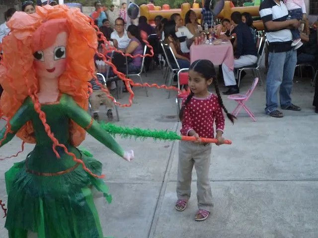 Piñatas de merida de valiente - Imagui