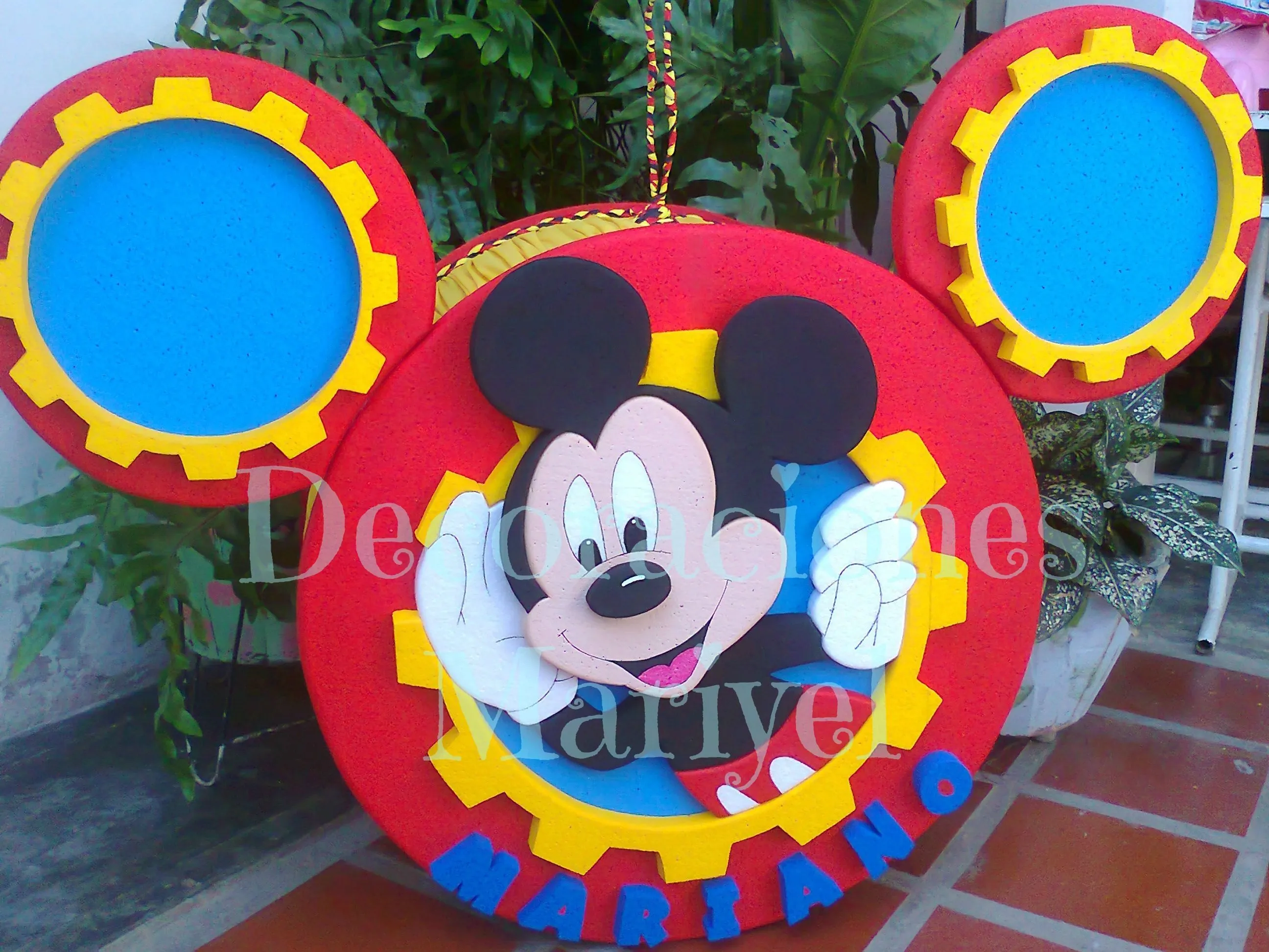 piñatas de mickey mouse y sus amigos - Buscar con Google | Cumple ...