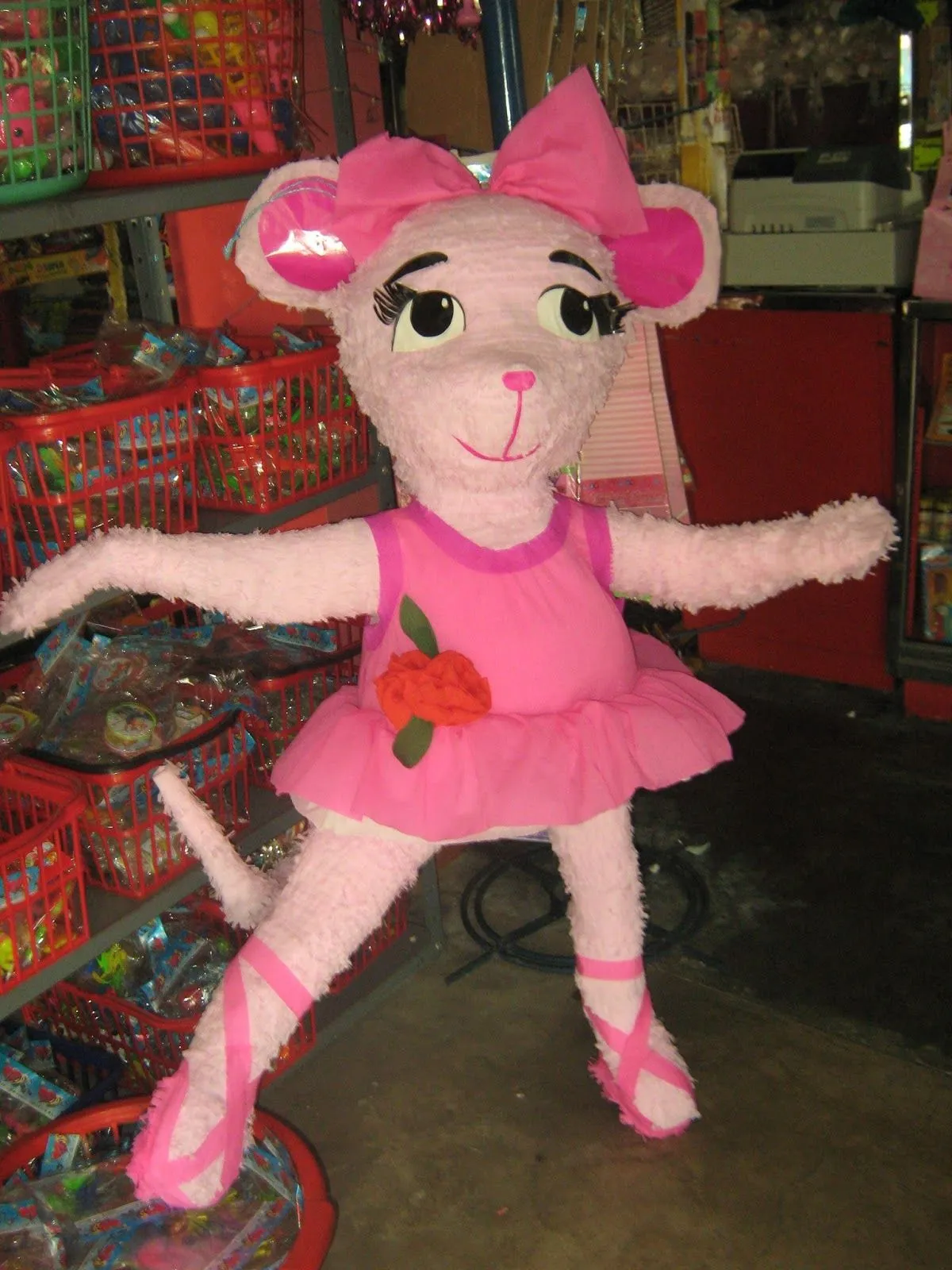PIÑATAS, PIÑATAS Y MAS PIÑATAS: PIÑATAS DE ANGELINA BALLERINA