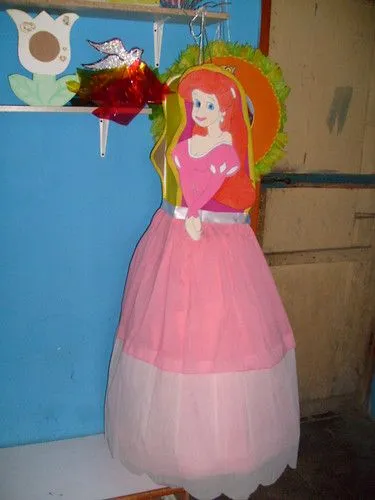 Piñatas de princesas.