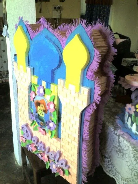 Piñatas de princesa bebé - Imagui