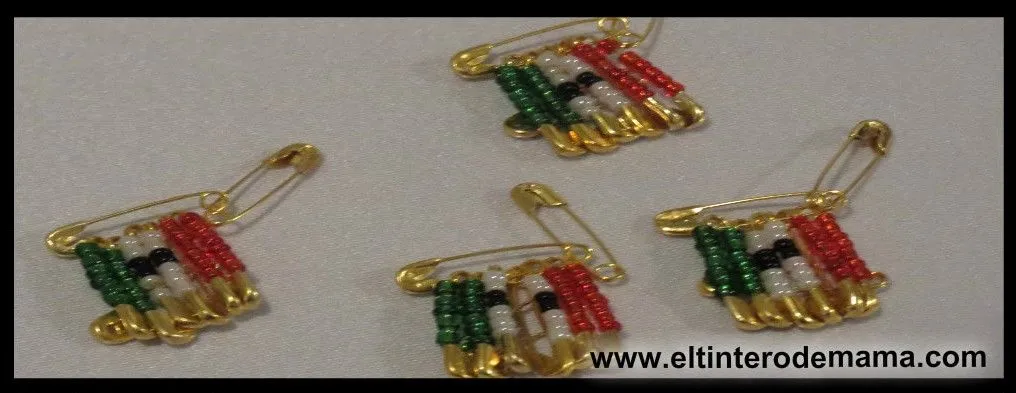 Pines de Banderitas Mexicanas para festejar La Independencia de ...