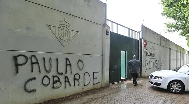 Pintadas contra Paulao en la ciudad deportiva del Betis - MARCA.com