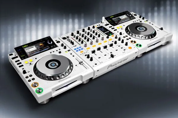 Pioneer New CDJ-2000nexus | SoundPlanets