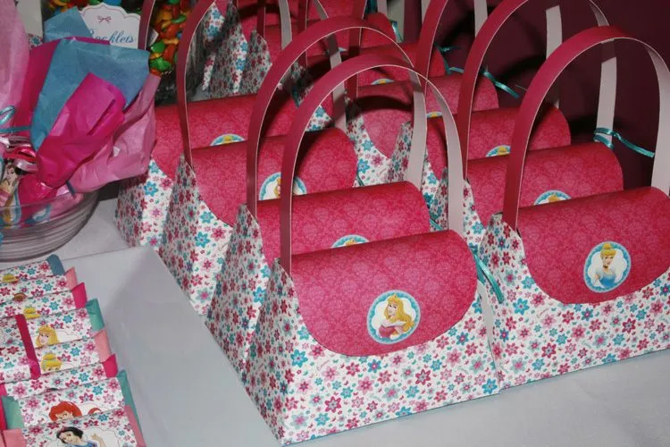 Pipirú: Princesas Disney - Cumple de Princesa Emma