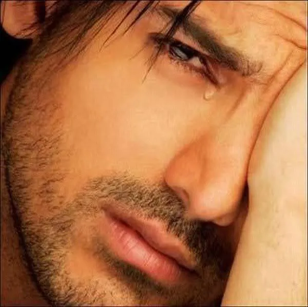 Pix For > Hombre Llorando