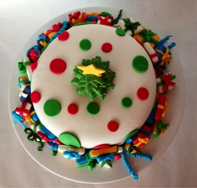 LOS PLACERES DE LA VIDA!: PASTEL DECORADO CON REGALOS PARA NAVIDAD