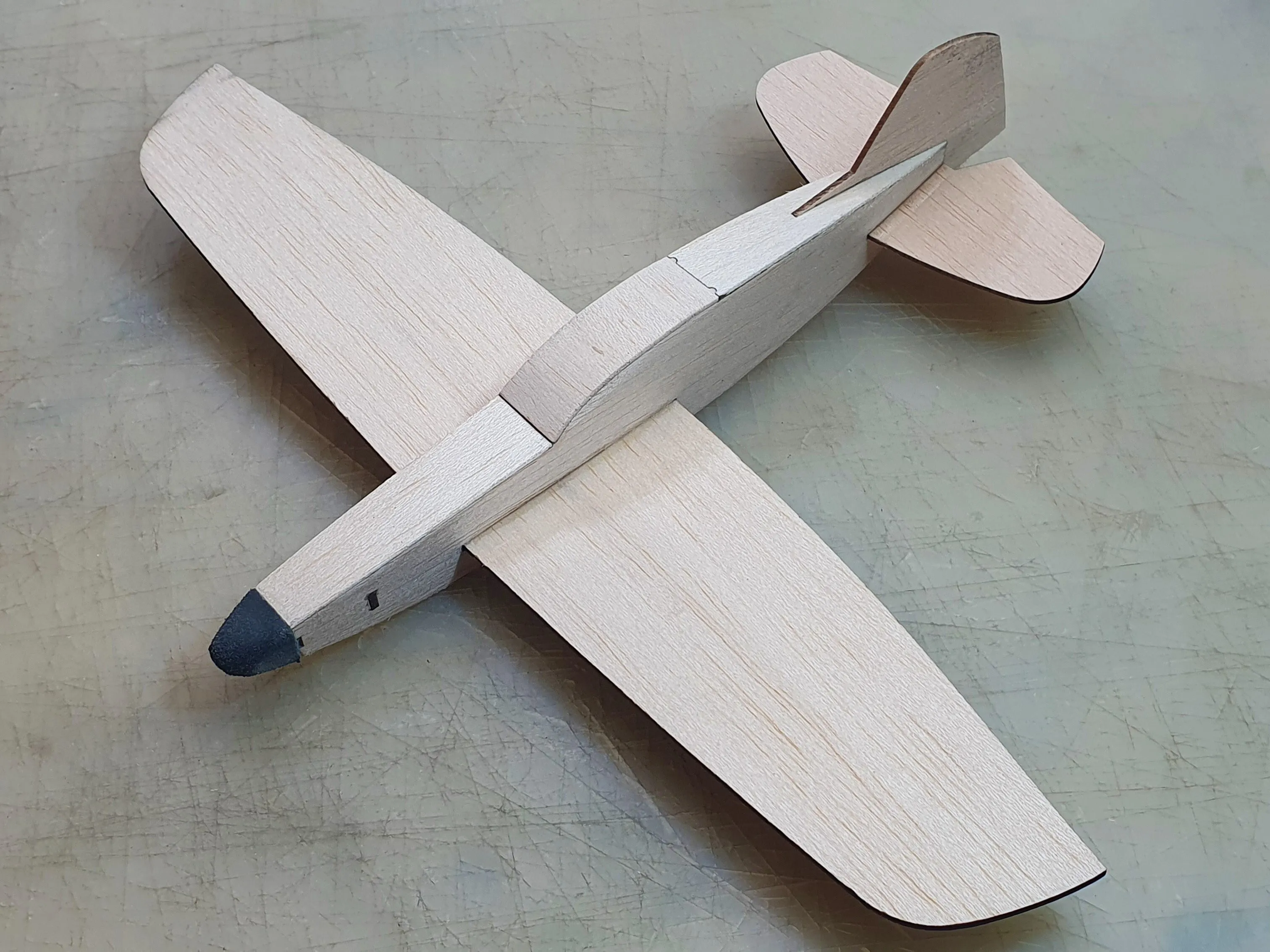 Plantilla para fabricar un modelo de vuelo de un planeador arrojadizo de  madera de balsa – Mr Beam Lasers