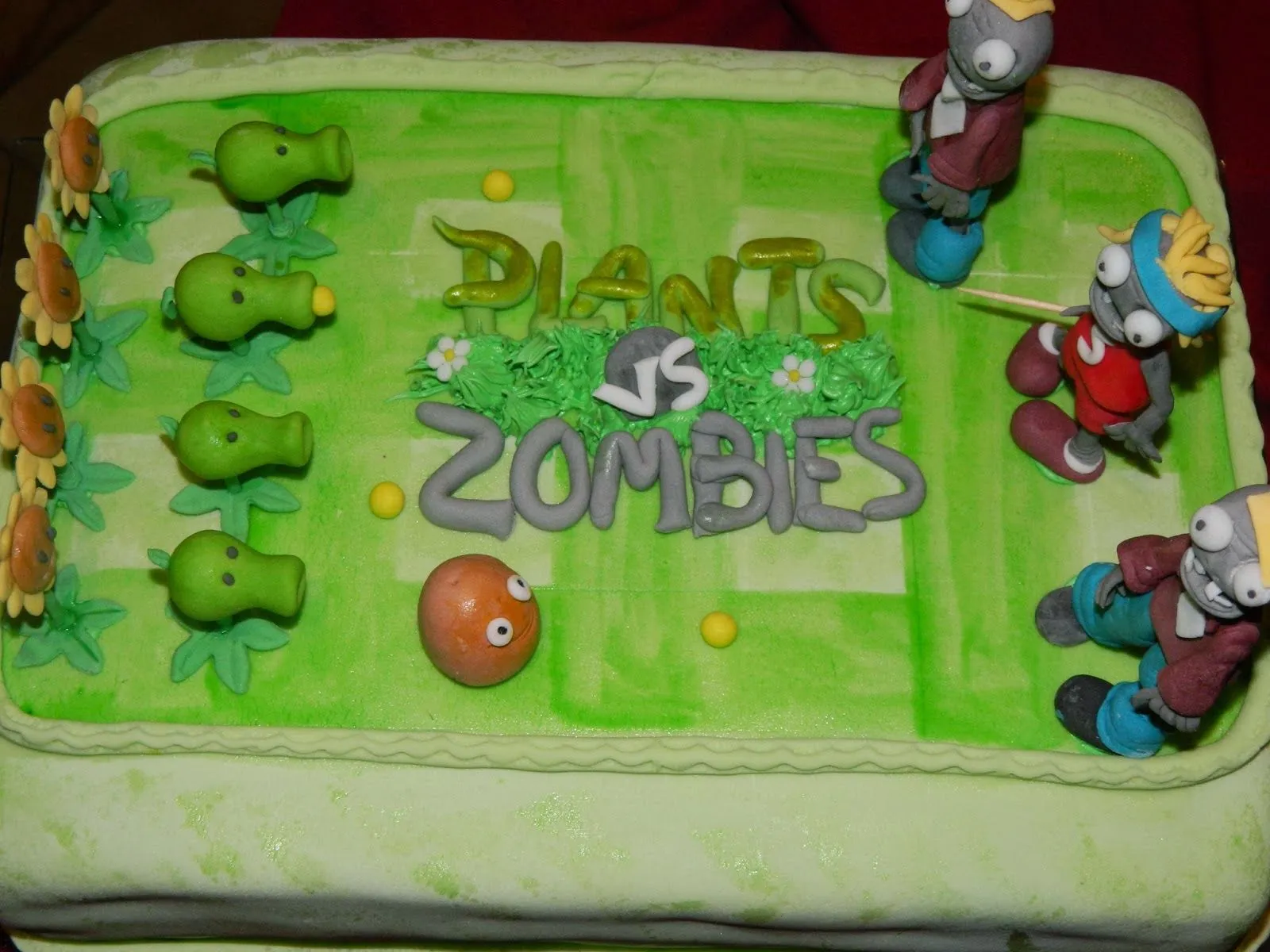 PLANTS vs ZOMBIES | sweetdecora@gmail