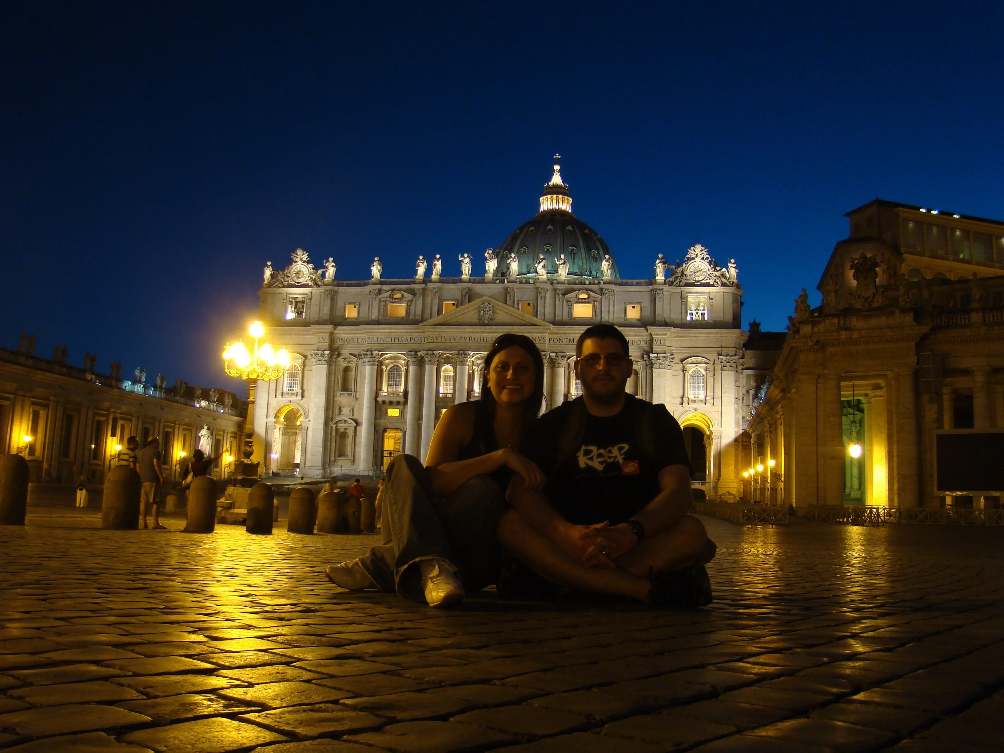 Plaza de San Pedro en la noche (Ciudad del Vaticano)