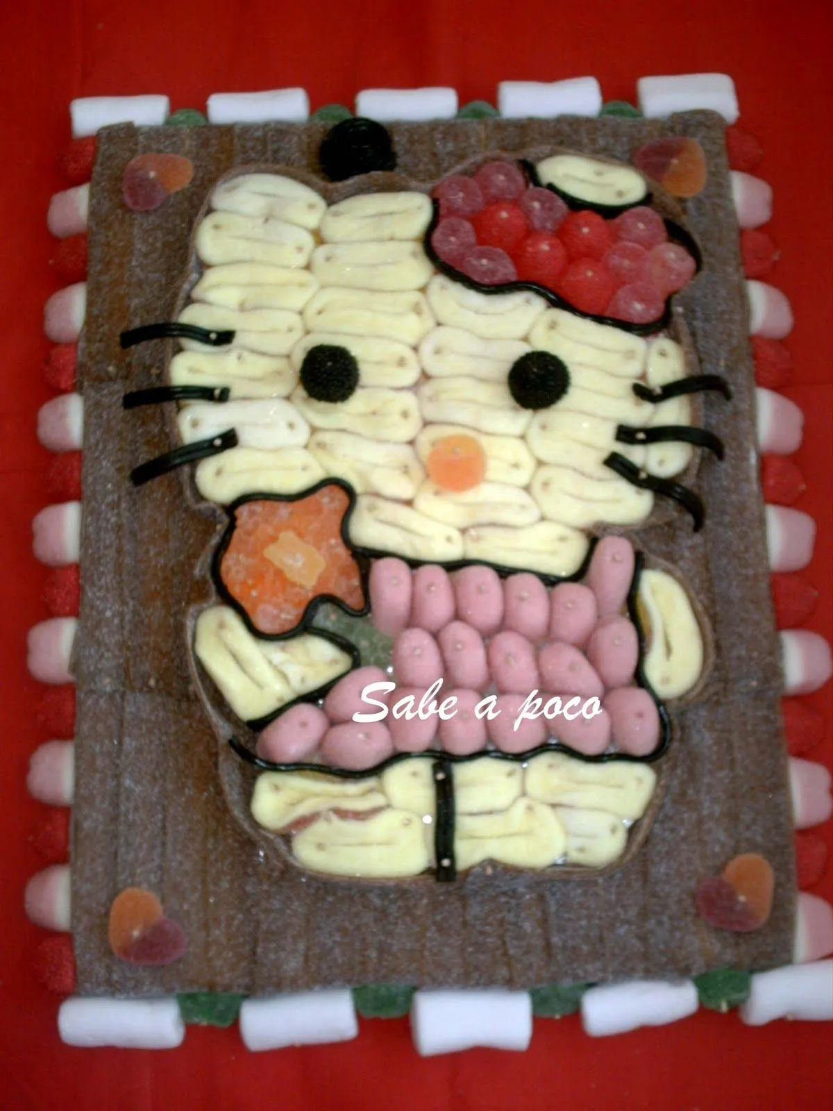Sabe a poco: Tarta Hello Kitty de chuches