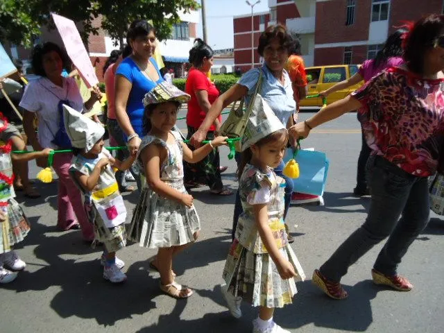 LAMBAYEQUE CELEBRÓ DÍA DE LA TIERRA CON MOTIVADOR PASACALLE ...