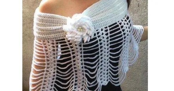 PONCHO A CROCHET CON VIDEO PASO A PASO CON FLOR | Patrones Crochet ...