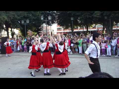 A Ponte Nova arrasa en el concurso de baile tradicional de ...