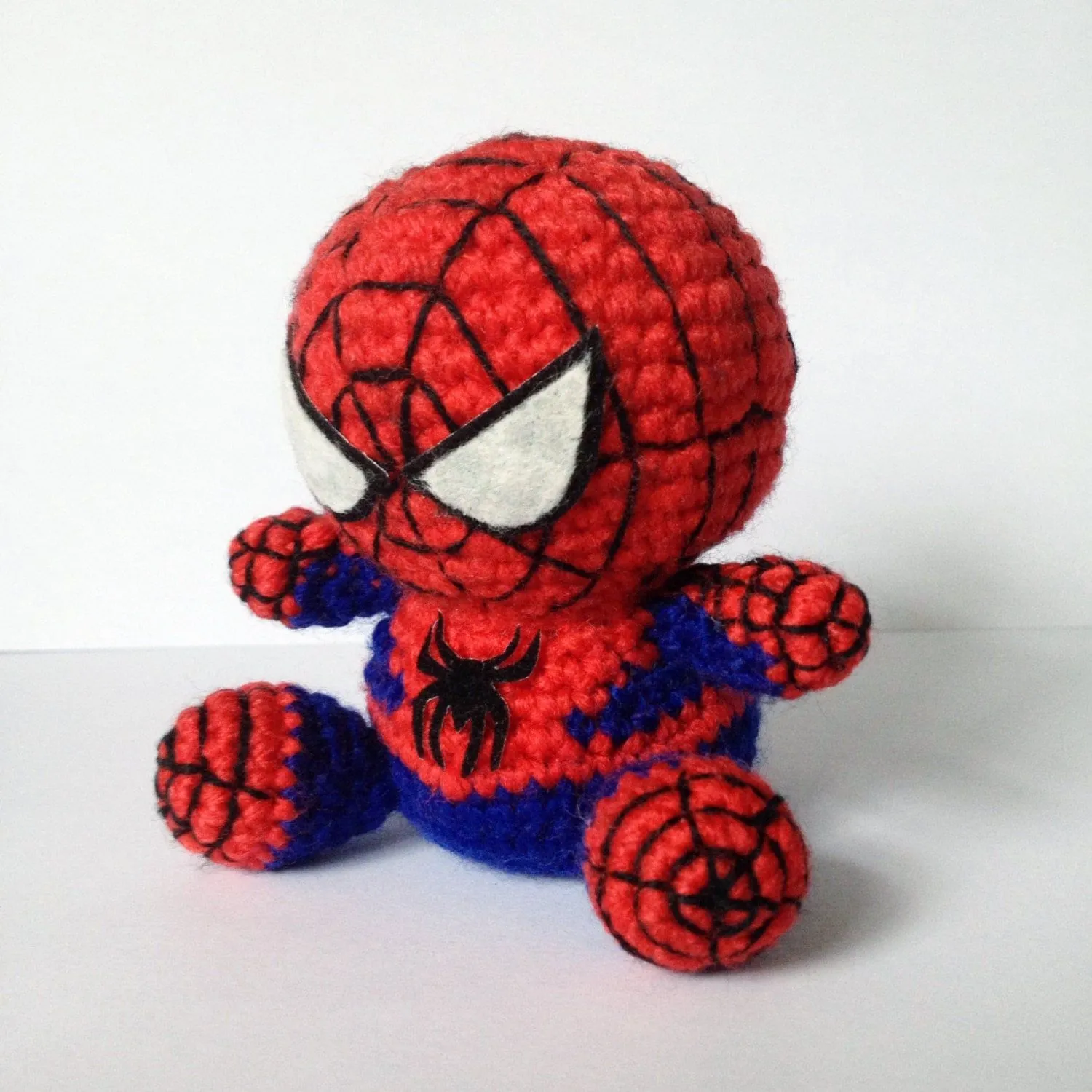 Patron hombre araña crochet - Imagui