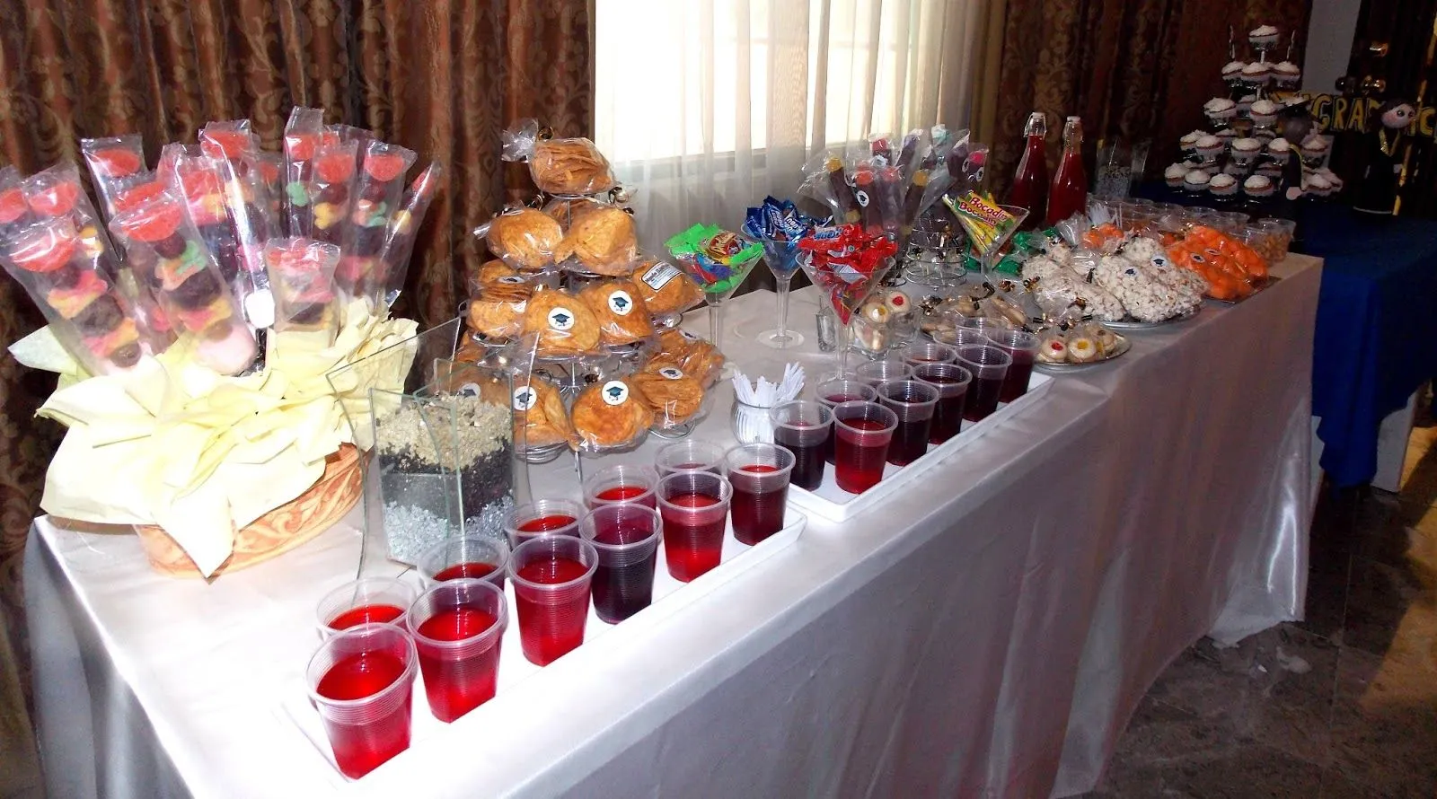 postregalleta: Mesa de snacks para fiesta de verano y albercadas