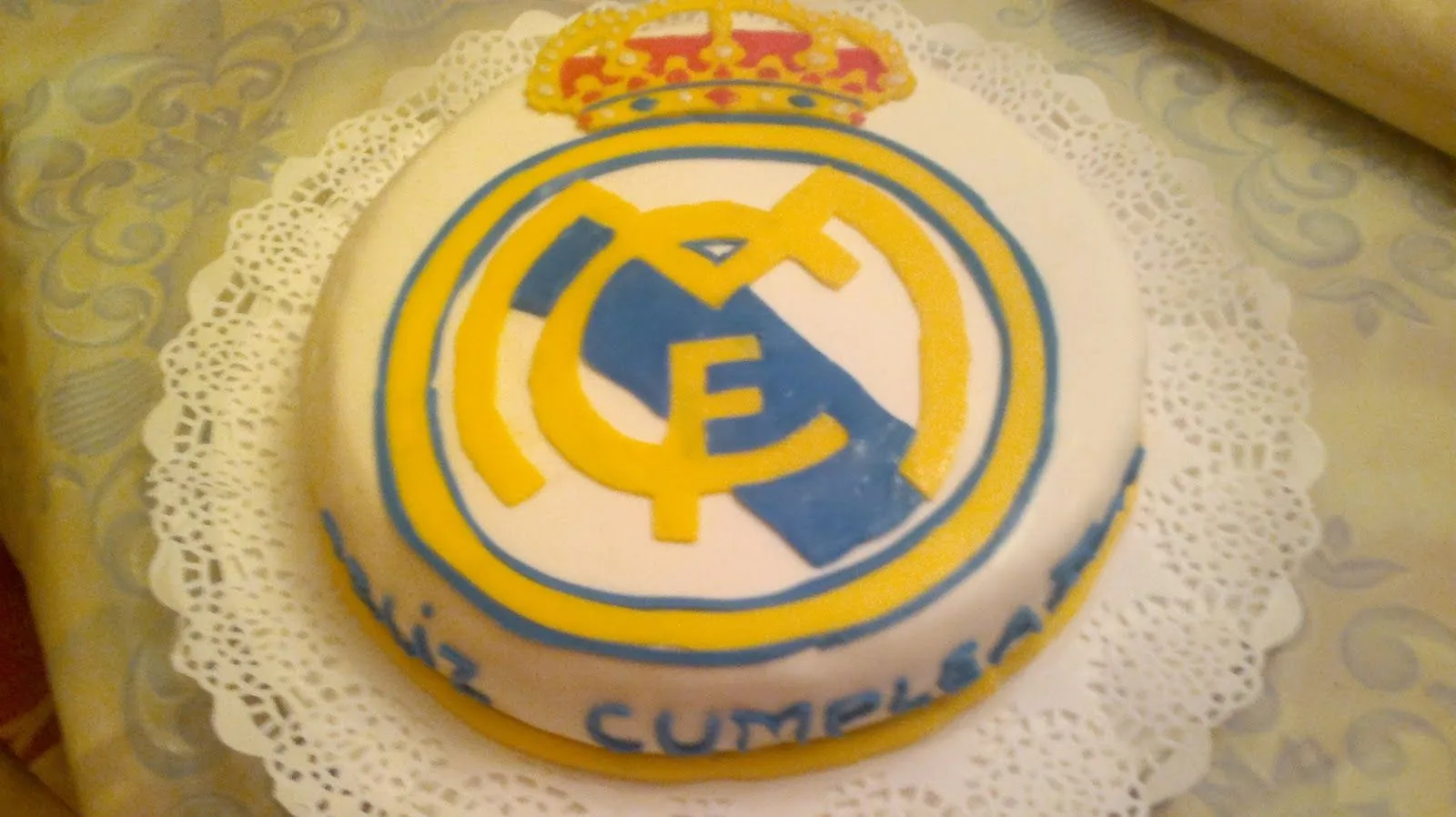 Los postres de Mariola : Escudo del real madrid