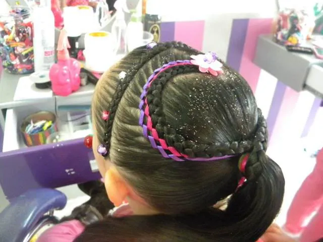 Preciosos peinados infantiles: tendencias modernas