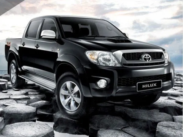 PRUEBA DE MANEJO: TOYOTA HILUX 3.0 SRV 4x4 - Cars