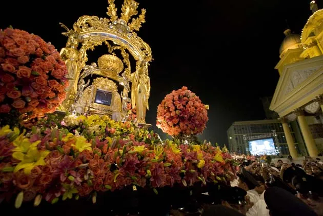 PUBLICACIONES FRANCISCO ALARCÓN: Feligreses bajarán a su patrona ...